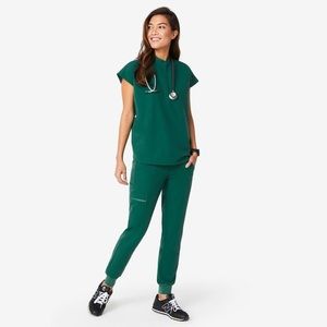 Figs Hunter Green XS Rafaela Zamora